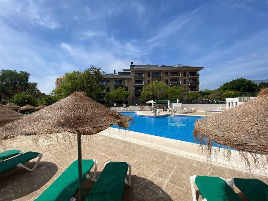 ベナルマデナAtico C/Vistas, Recep 24H, Piscinas Y Parkingアパートメント エクステリア 写真